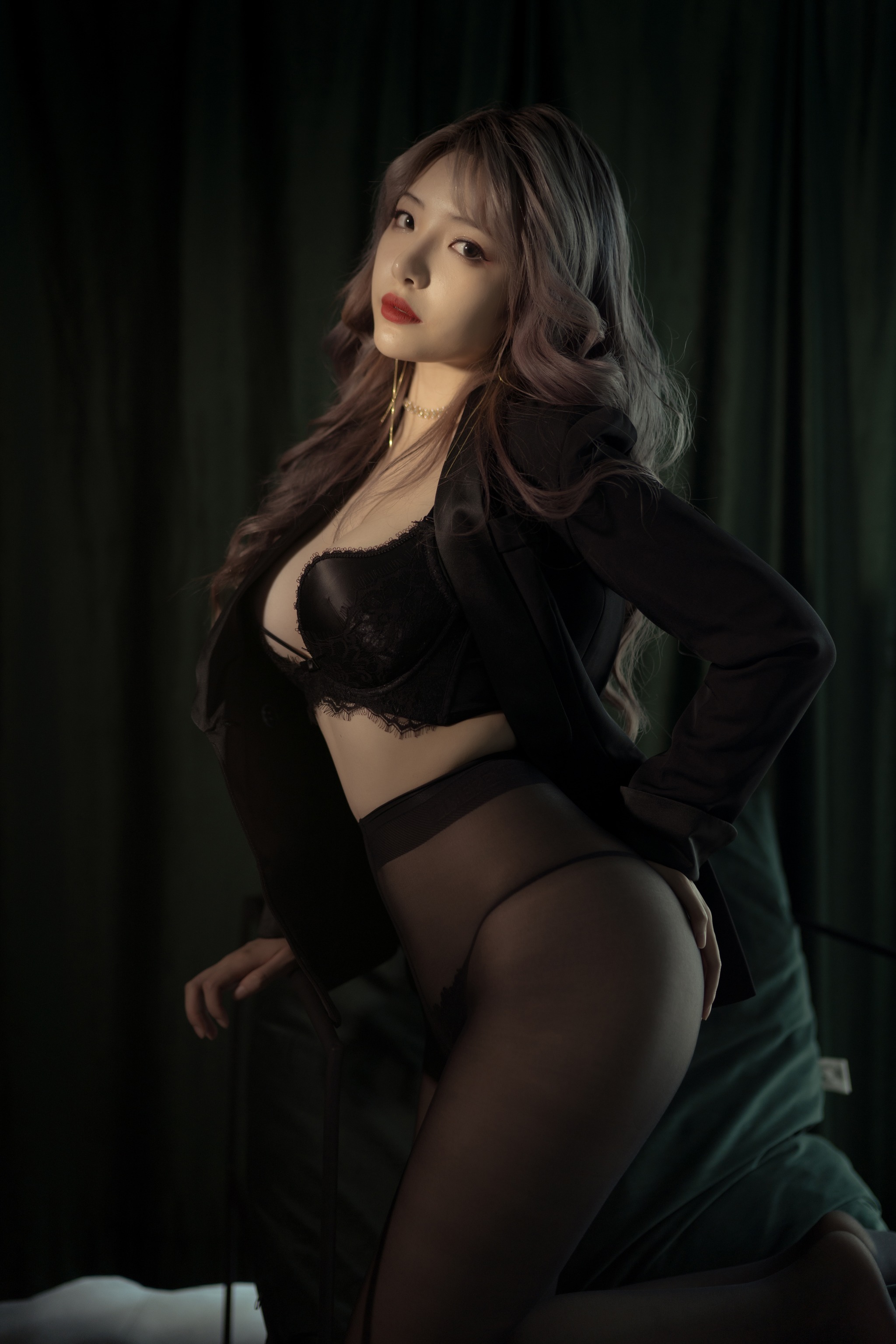 图片[1]-雯妹不讲道理 – NO.068西装[25P]-XikXak